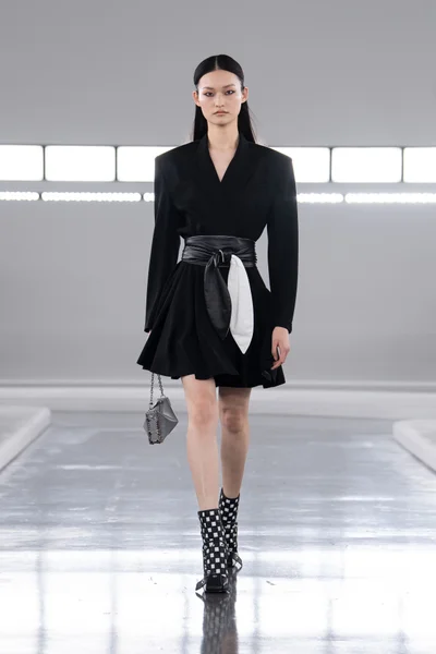 Look 25